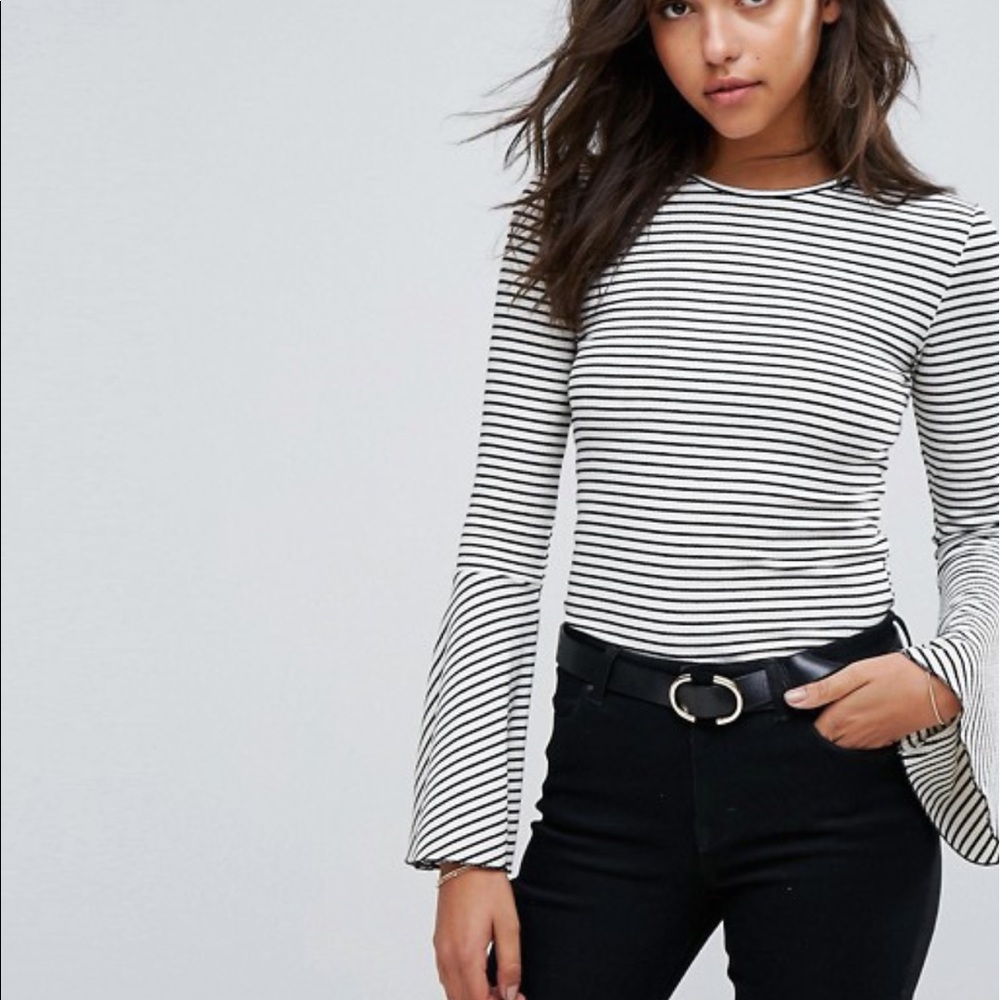 Esprit flares sleeve top